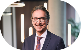 Porträt von Leonhard Schitter, Generaldirektor der Energie AG Oberösterreich 